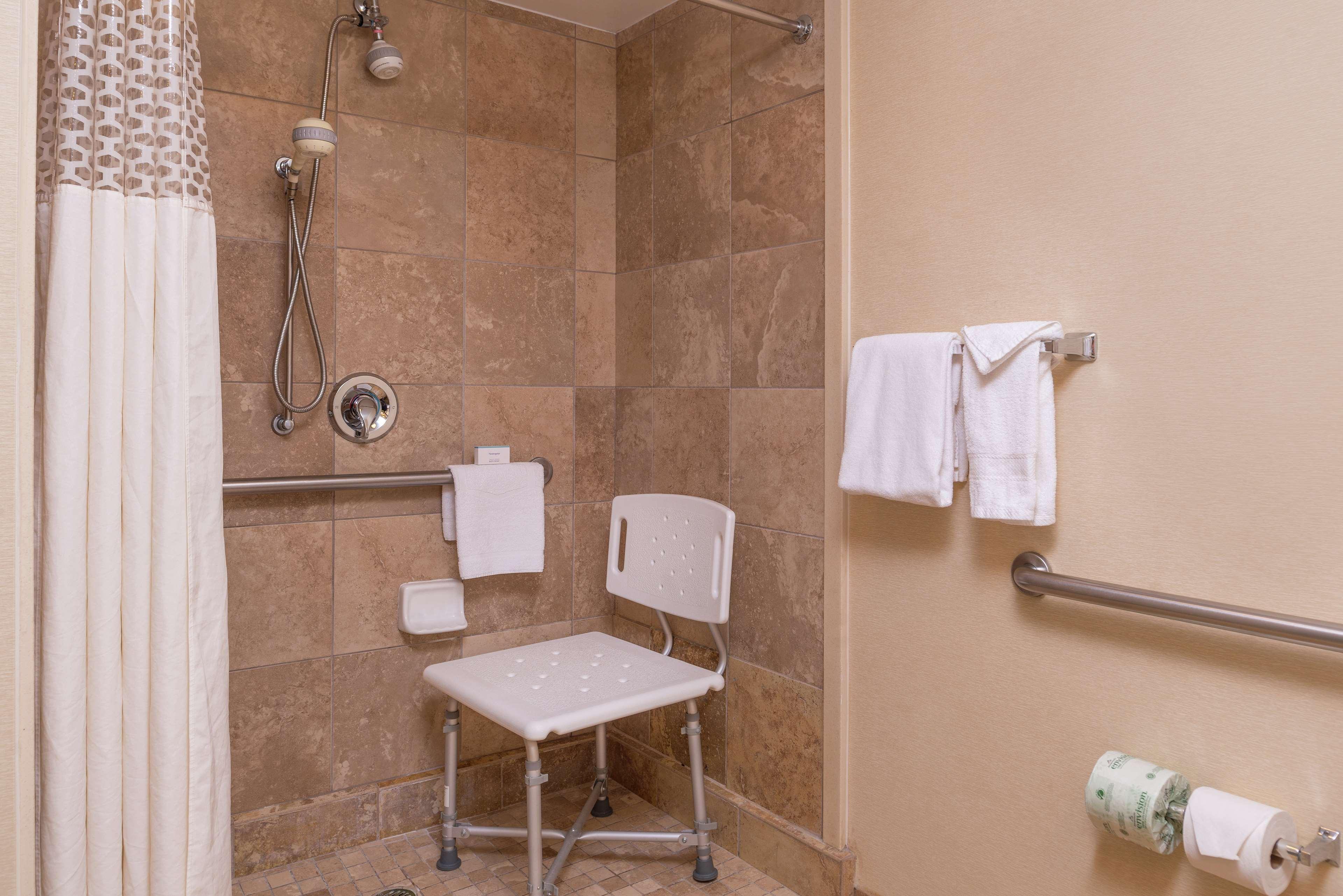 Hampton Inn & Suites Charlotte Arrowood Rd Bagian luar foto