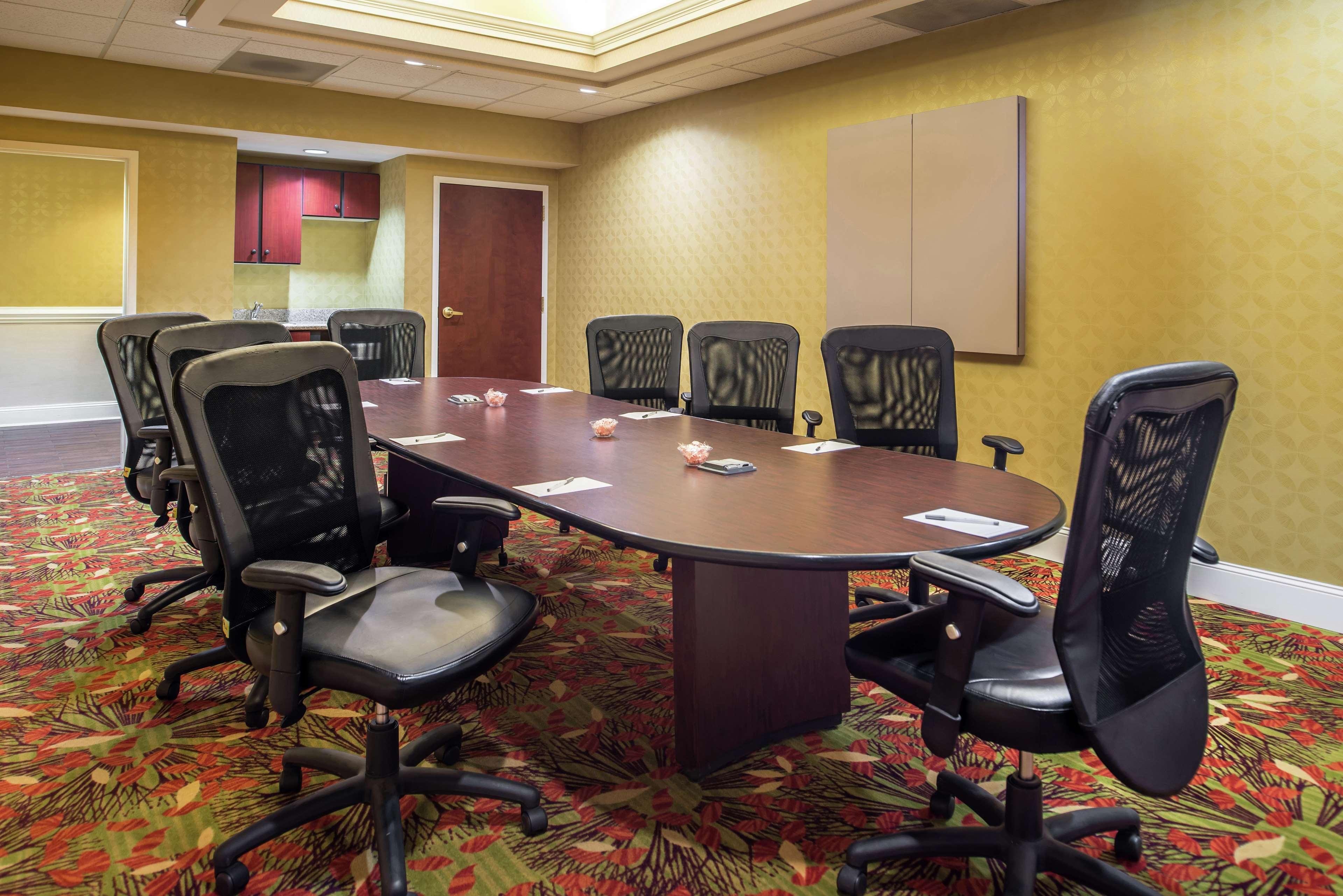 Hampton Inn & Suites Charlotte Arrowood Rd Bagian luar foto