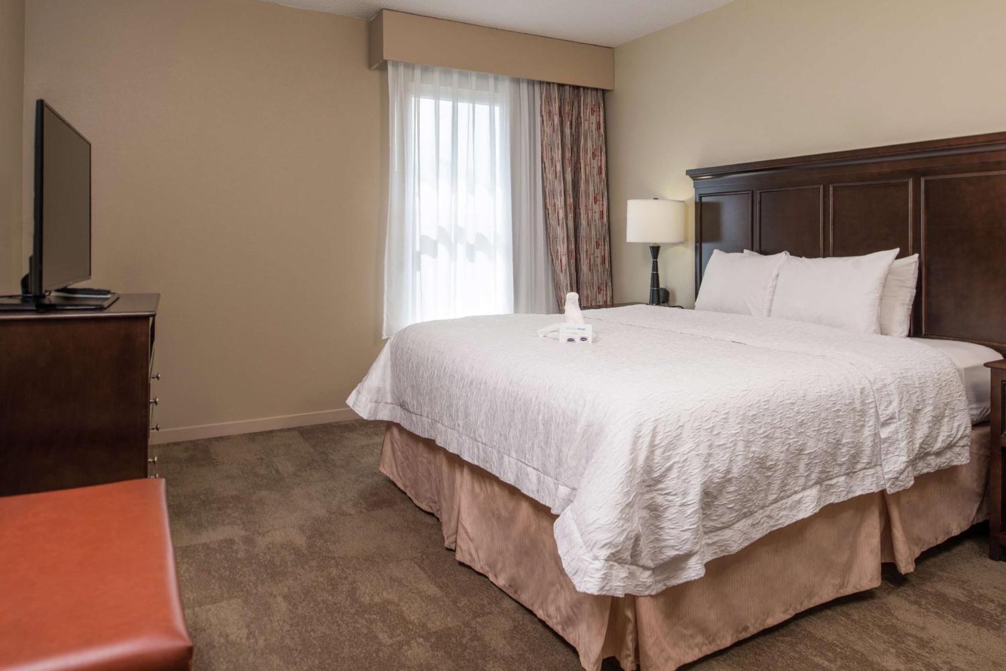 Hampton Inn & Suites Charlotte Arrowood Rd Bagian luar foto