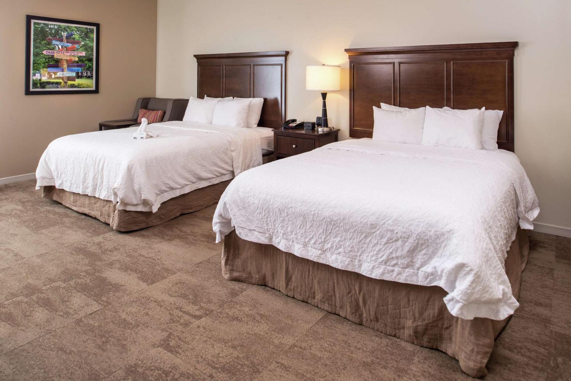 Hampton Inn & Suites Charlotte Arrowood Rd Bagian luar foto