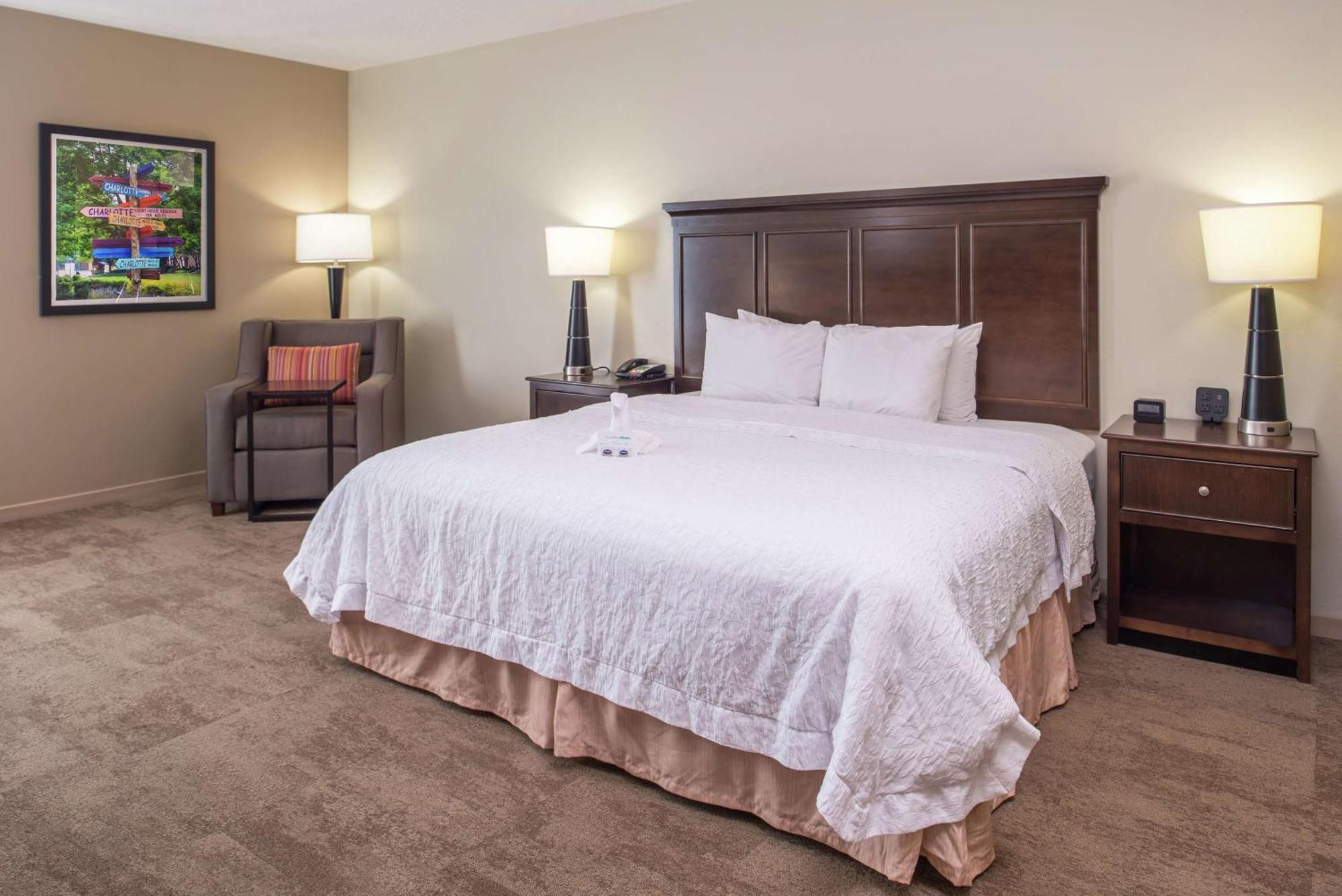 Hampton Inn & Suites Charlotte Arrowood Rd Bagian luar foto