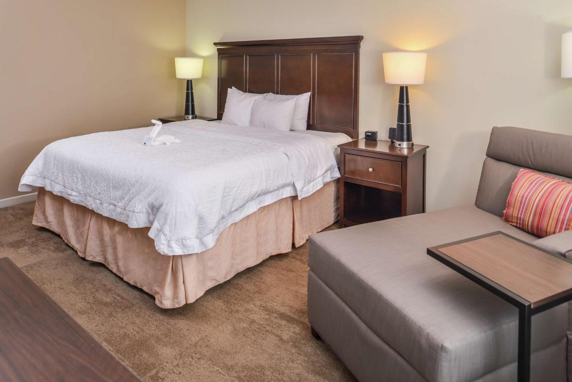 Hampton Inn & Suites Charlotte Arrowood Rd Bagian luar foto