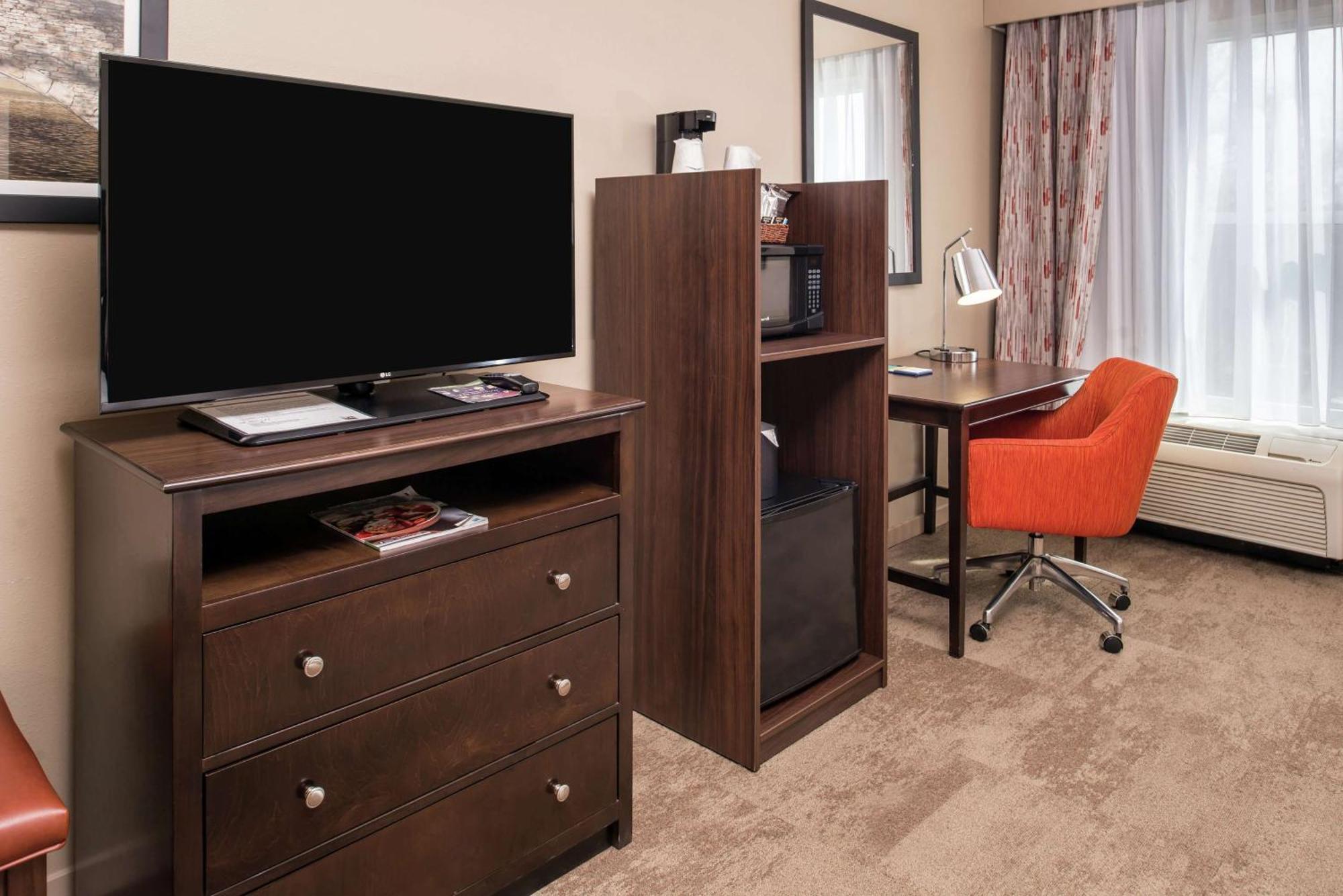 Hampton Inn & Suites Charlotte Arrowood Rd Bagian luar foto