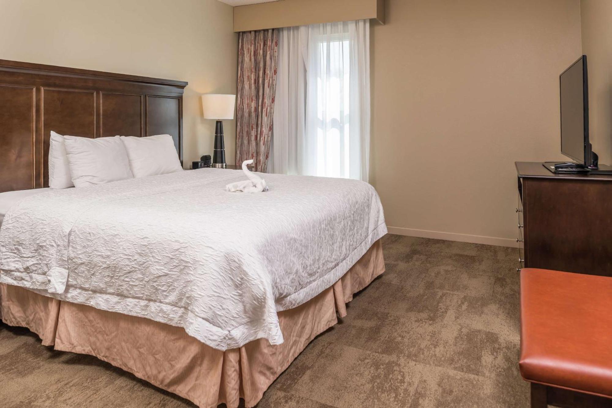 Hampton Inn & Suites Charlotte Arrowood Rd Bagian luar foto