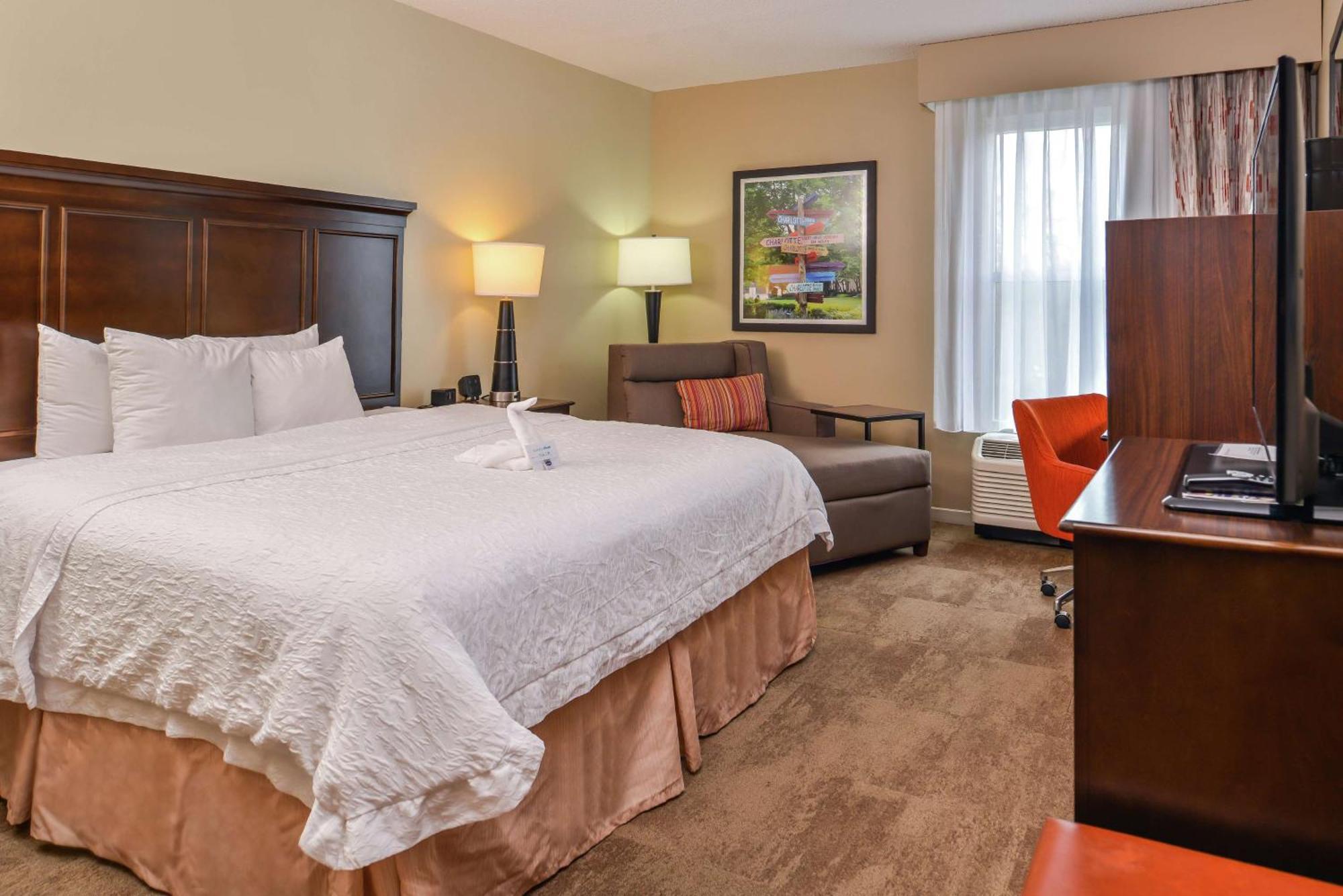 Hampton Inn & Suites Charlotte Arrowood Rd Bagian luar foto