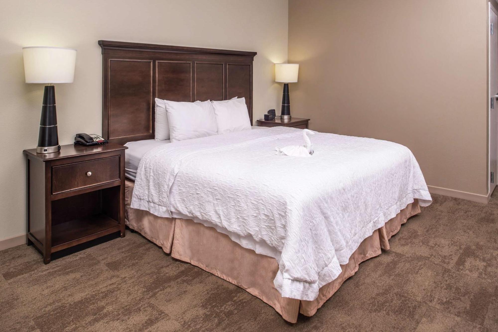 Hampton Inn & Suites Charlotte Arrowood Rd Bagian luar foto
