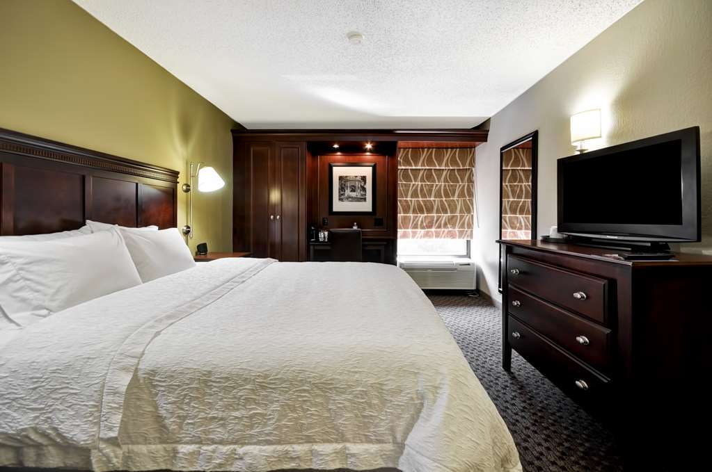 Hampton Inn & Suites Charlotte Arrowood Rd Ruang foto